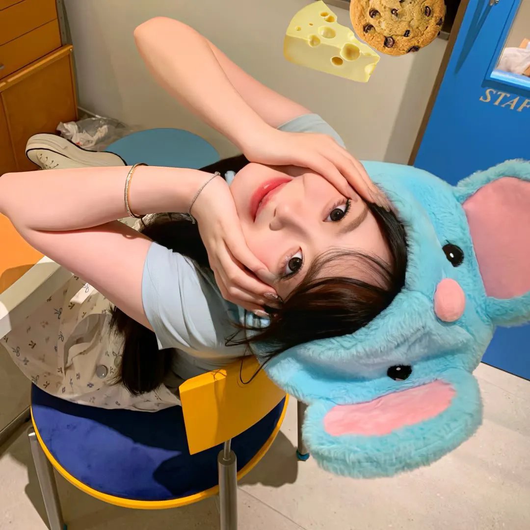 孔雀圣使请动心